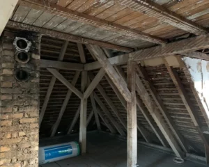 Isolation thermique du toit d’un grenier réalisée par Ecoplatrerie à Colmar