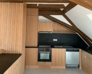 Cuisine en bois rénovée par Ecoplatrerie à Colmar