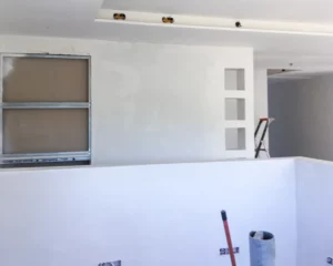 Murs et plafonds en préparation pour travaux de plâtre et peinture à Colmar