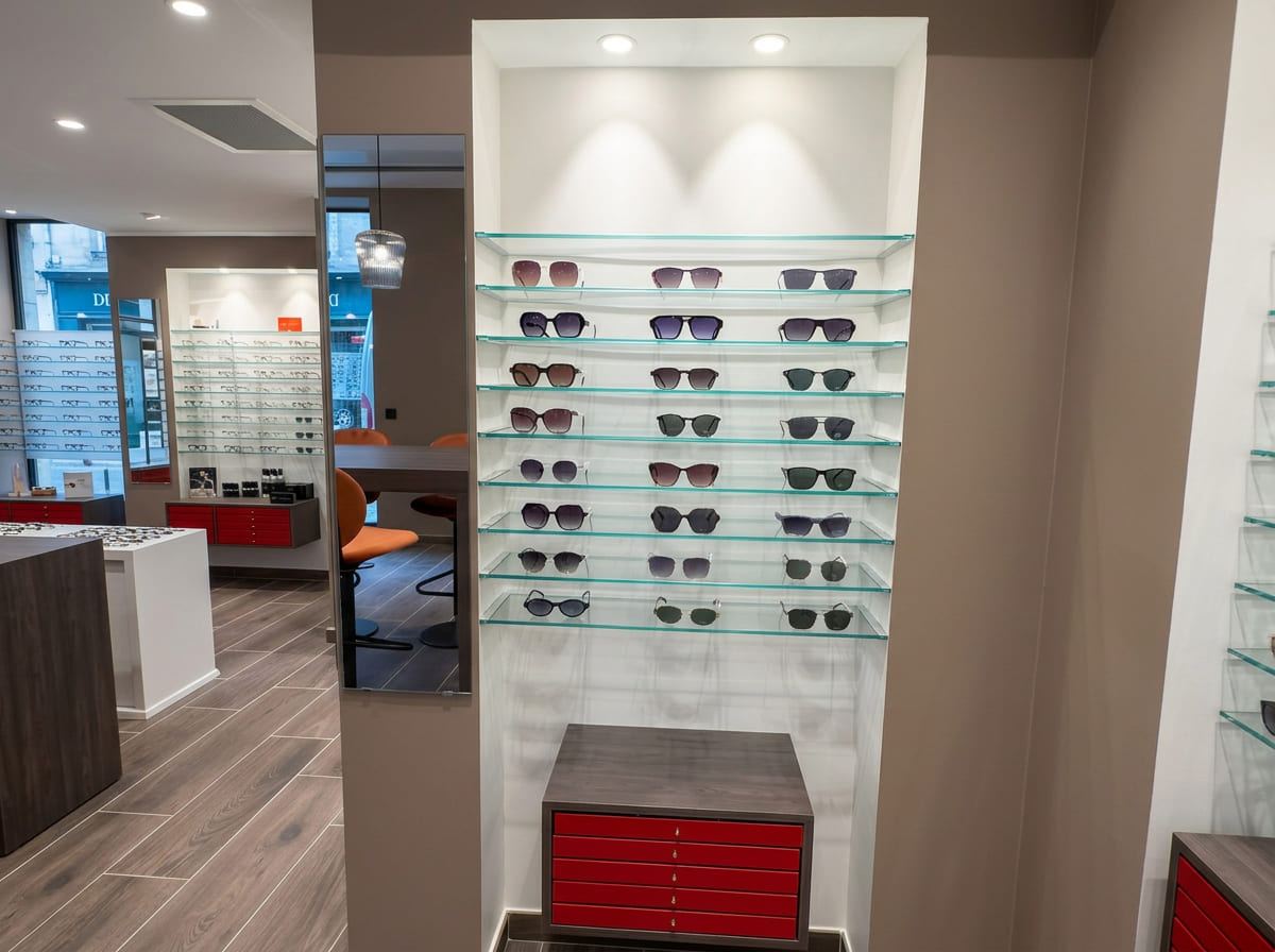 Murs et rangements lunettes opticien Metz rénovation Eco Plâtrerie